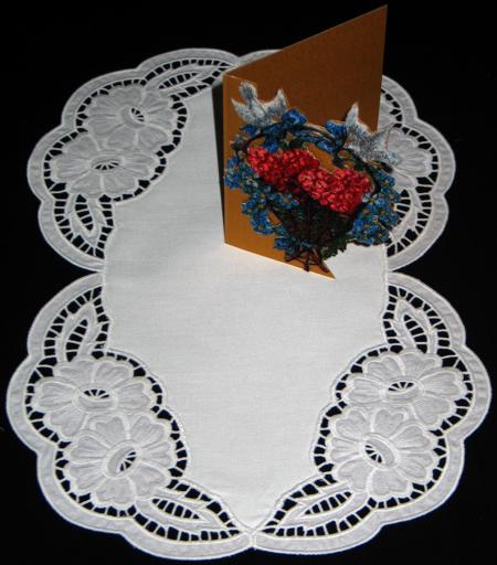 Cutwork Lace Daisy Corner image 7