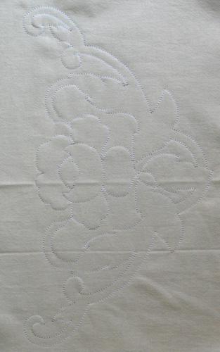 Cutwork Lace Rose Corner image 3