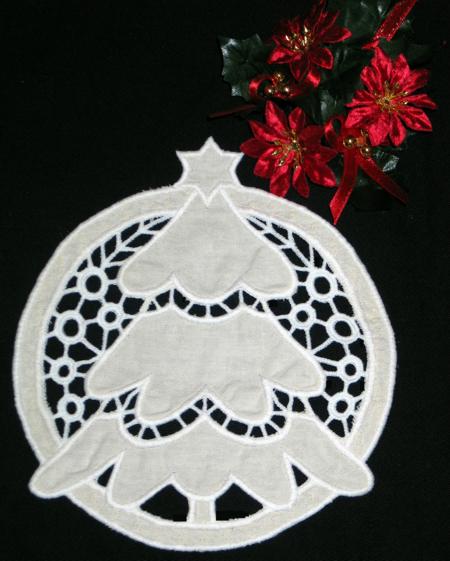 Cutwork Christmas Tree image 5