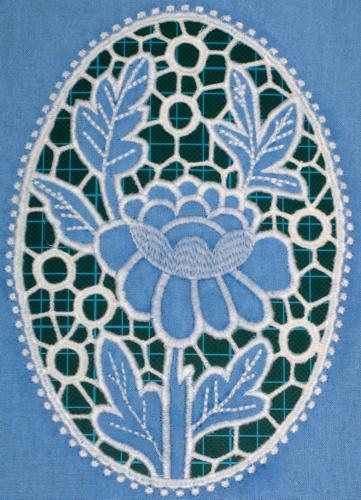 Cutwork Oval Set image 7