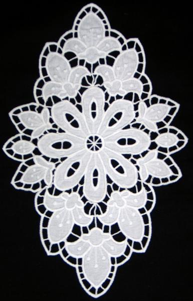 Fleur de Lis Doily image 7