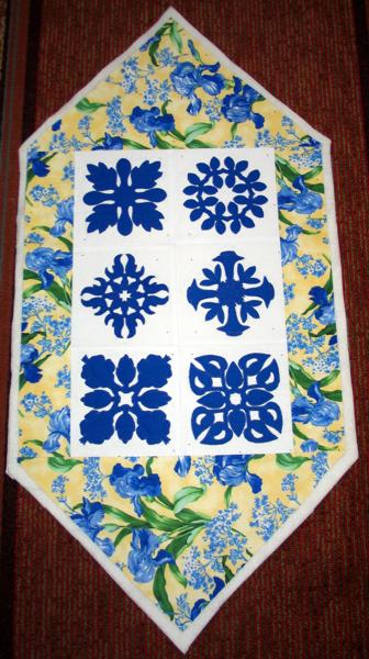 Quilted Tablerunner with Hawaiian Motifs image 6