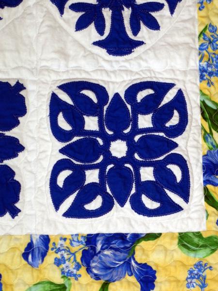 Quilted Tablerunner with Hawaiian Motifs image 7