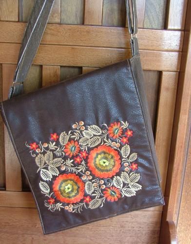 Shoulder Bag with Wild Flowers Embroidery image 15