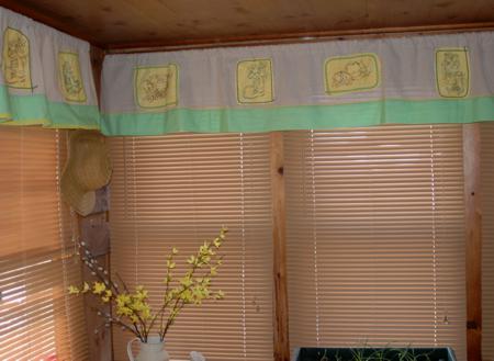 Embroidered Spring Valance image 3