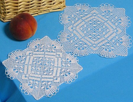 Freestanding Bobbin Lace Fans and Diamonds Doily image 1