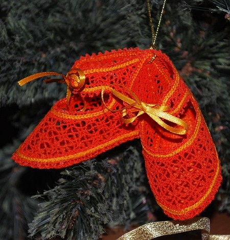 FSL Battenberg Lace Shoes Ornament image 5