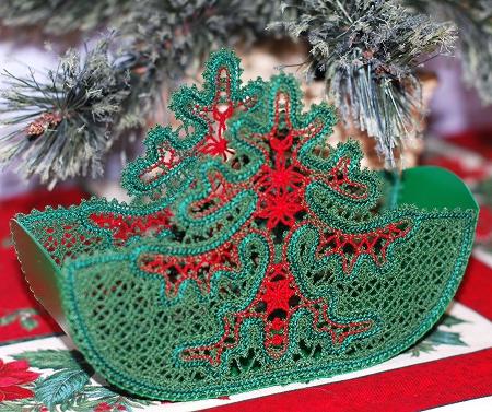 FSL Battenberg Lace Christmas Tree Vase image 1