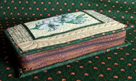 Quilted Bible Cover with Embroidery image 17