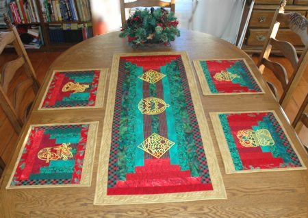 Christmas Table Runner and Place Mats image 1