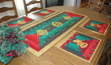 Christmas Table Runner and Place Mats image 15