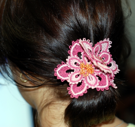 FSL Battenberg Flower Hair Clip image 2