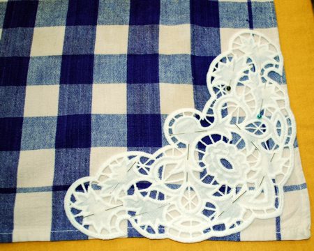 Cutwork Lace Leaf Border image 8