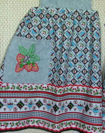 Summer Apron with Berry Embroidery image 19