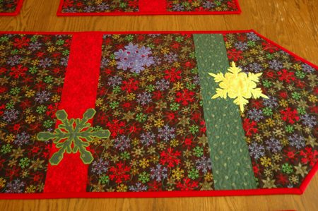 A Modern Christmas Quilted Table Set image 7