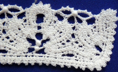 Freestanding Battenberg Primrose Lace Doily image 2