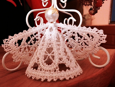 Freestanding Battenberg Lace Angel image 1