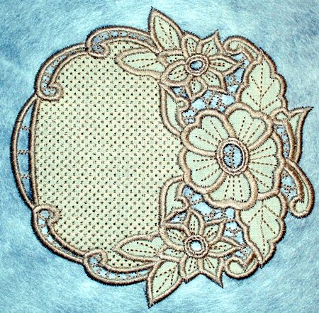 Cutwork Flower Wreath image 5