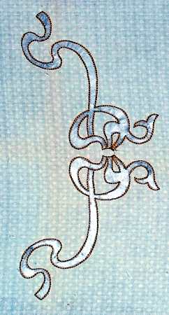 Cutwork Ribbon And Bow Motif image 3