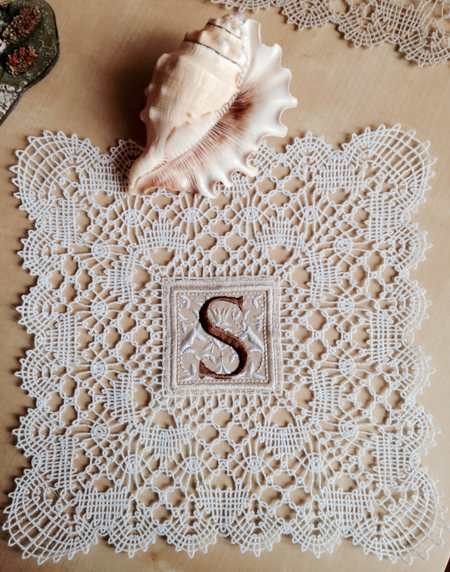 Freestanding Bobbin Lace Doily with Fabric Insert image 7