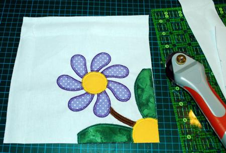 Daisy Applique Quilt Block image 17