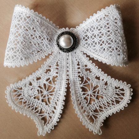 Freestanding Battenberg Lace Bow image 5