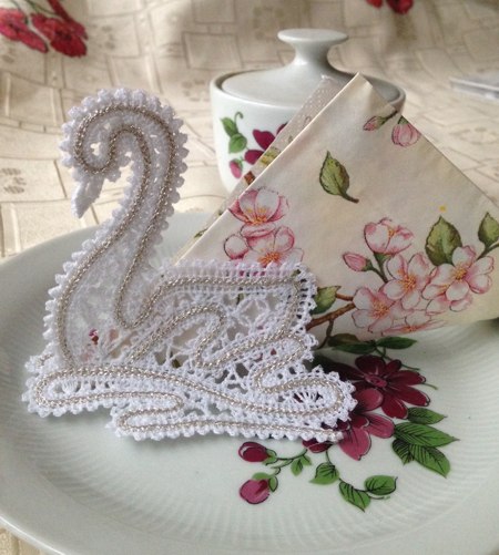 Freestanding Battenberg Lace Swan Ornament image 1
