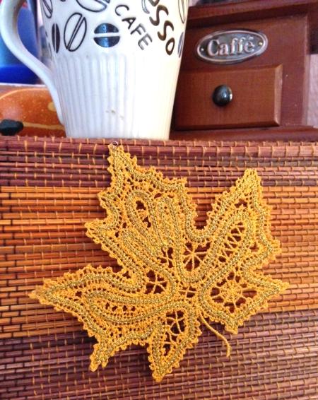 Freestanding Battenberg Maple Leaf Doily image 3