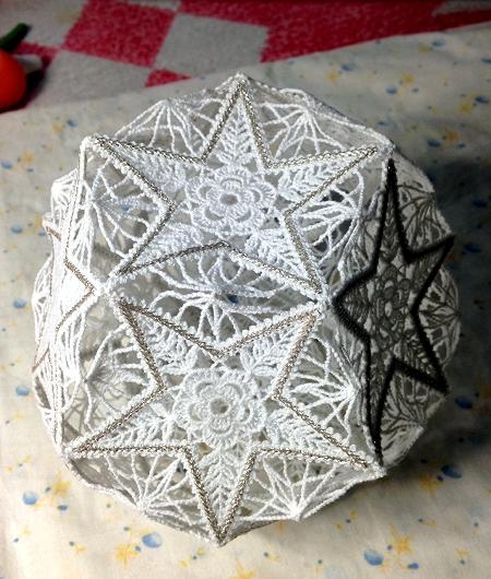 Freestanding Battenberg Lace Christmas Ball Ornaments image 5