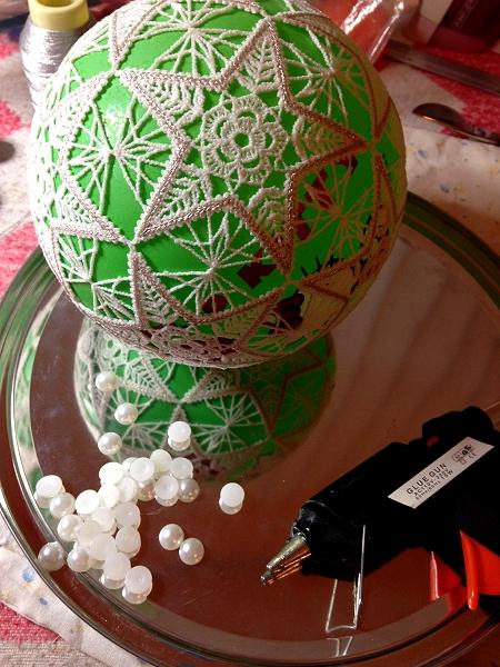 Freestanding Battenberg Lace Christmas Ball Ornaments image 8