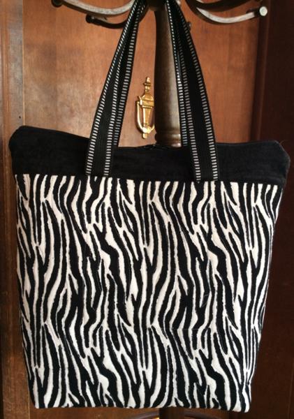 Quilted Handbag with Zebra Embroidery - Advanced Embroidery Designs