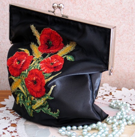 Cosmetic or Jewelry Purse with Flower Embroidery image 1