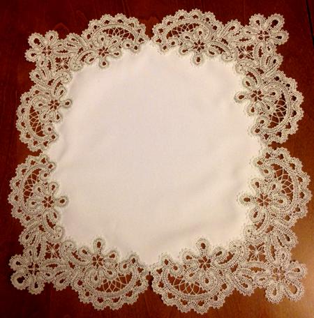 Freestanding Battenberg Lace Corner Set image 11