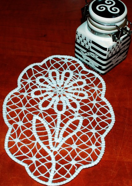 Freestanding Point Lace Sunflower Doily image 3