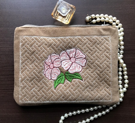 FInished cosmetic purse.