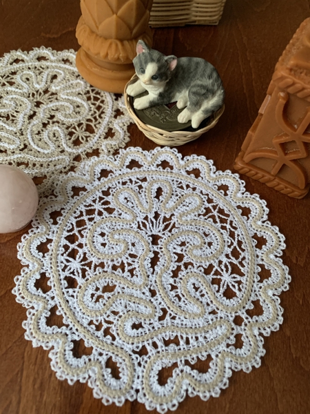 Stitch-out of the Battenberg Lace Flower Doily.