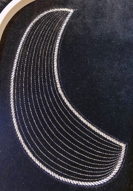 The picture of the collar after 3 changes of thread.