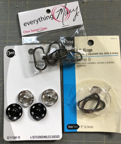 Notions used for the bag - D-rings, swivels and sew-on snaps.