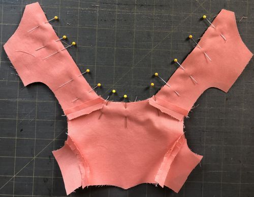 Photo of the the bodice and lining pinned together