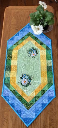Summer Table Quilt with Daisy Embroidery