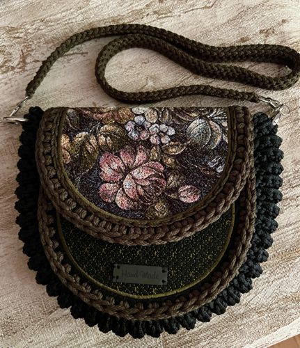 Finished bag with rose embroidery.