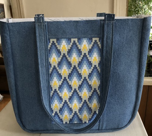 Denim tote bag with decorative embroidery in cross-stitch - Advanced ...