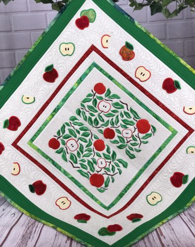 Quilted Tabletopper with Apple Embroidery