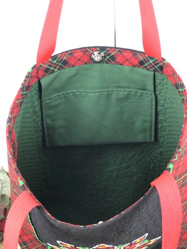 The inside view of the bag.