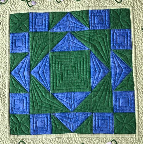 A close-up of the central part of the tabletopper.