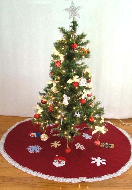 Christmas Felt Tree Skirt with Appliqué image 6
