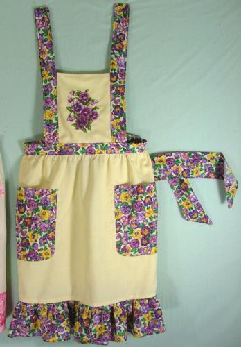 Linen Aprons with Embroidery image 9