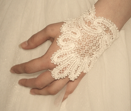 FSL Battenberg Bridal Fingerless Lace Gloves image 2