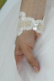 FSL Battenberg Bridal Fingerless Lace Gloves image 5