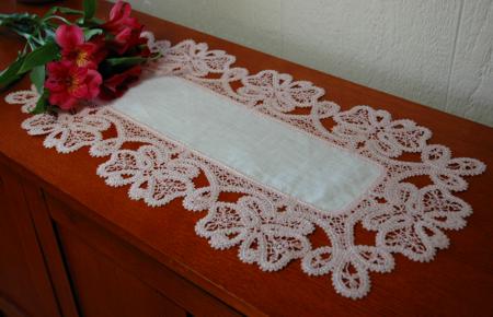 Table Linen with Battenberg Butterfly Border Lace image 3